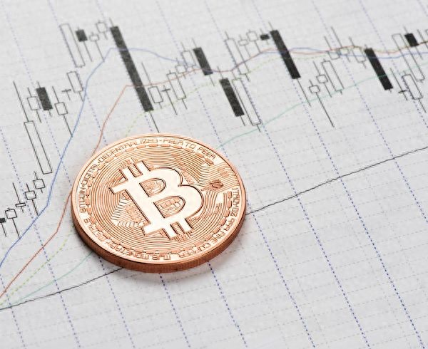 传统金融机构加入后加密市场与宏观经济关联紧密，比特币9月走势受关注